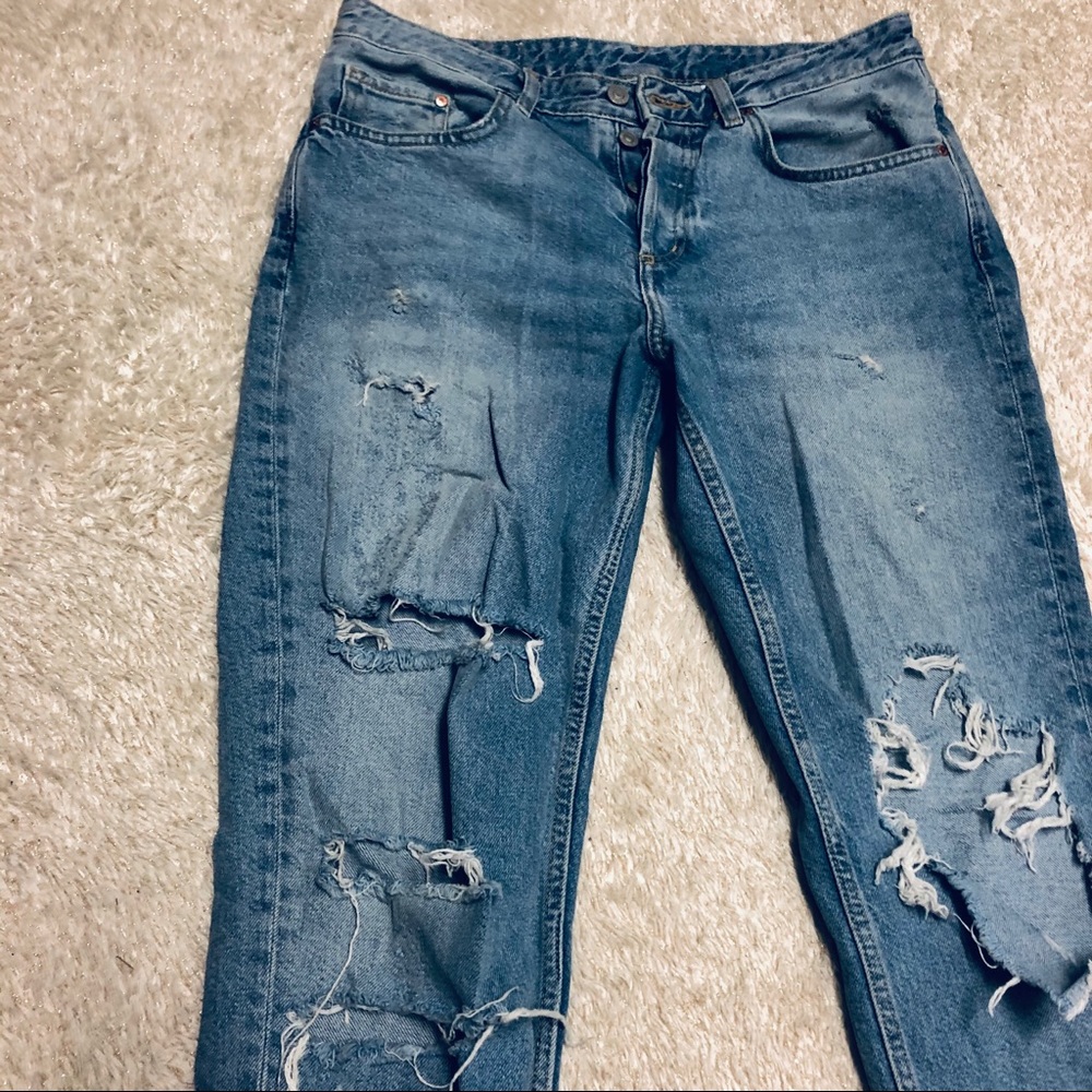 🌟H&M boyfriend ripped jeans 🌟 - Picture 2 of 7